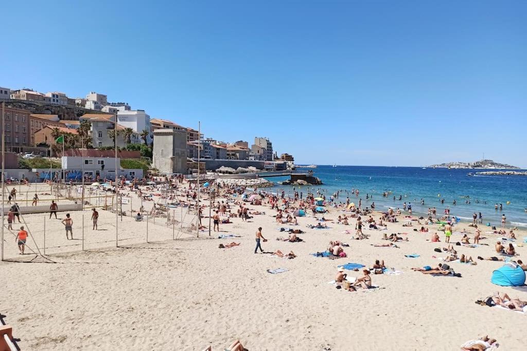 Super T2 Climatise Avec Balcon A Pied Plage Catalan Marseille Luaran gambar